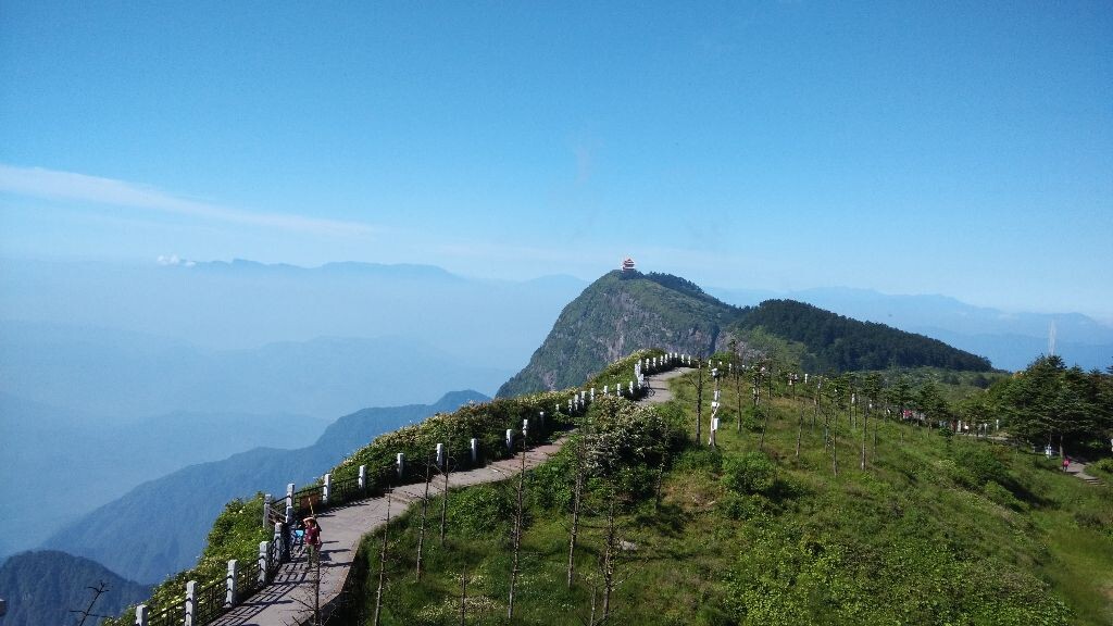 峨眉山，金顶