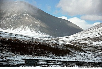 24_DSC_0529_踏雪行进.jpg
