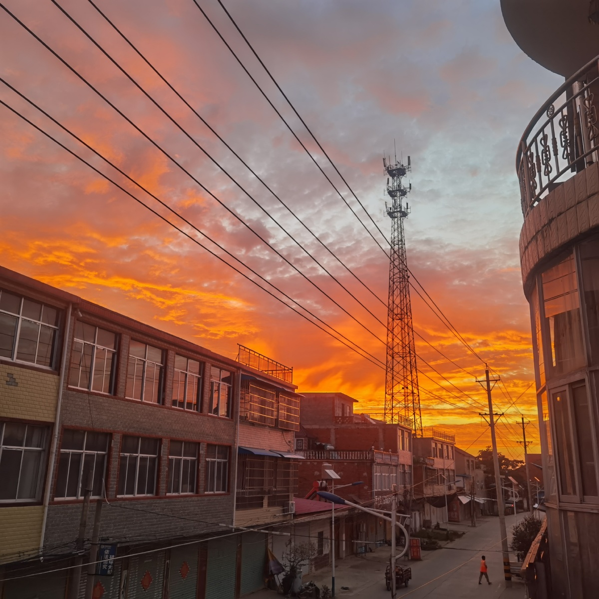 今天早上五点钟的早霞真实无滤镜