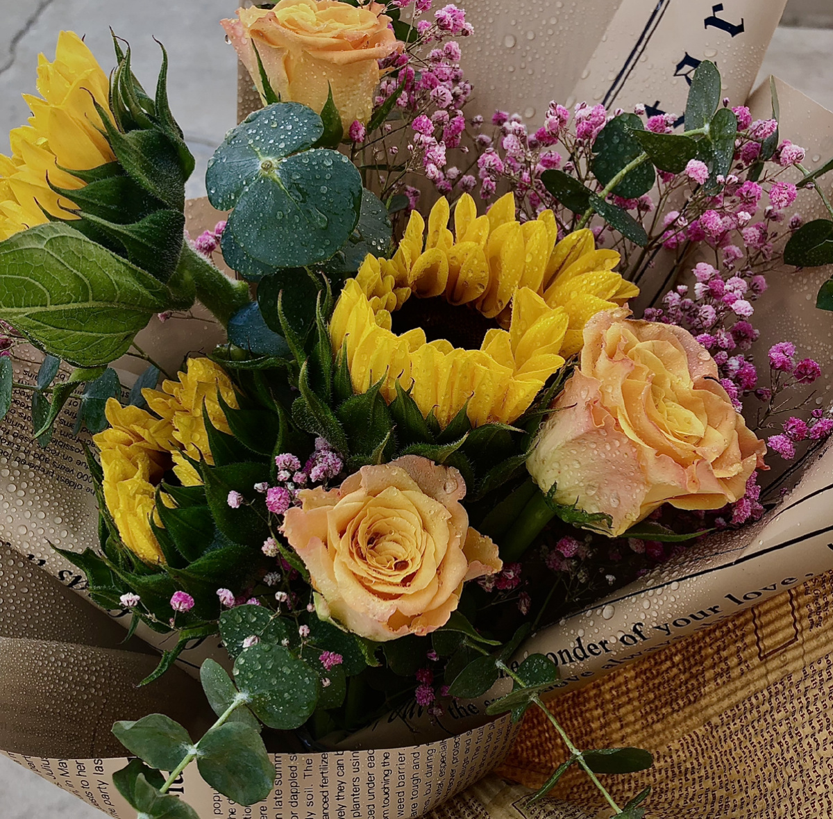 花束向日葵黄玫瑰暗恋