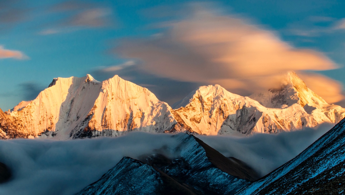 川西蜀山贡嘎仙乃日夏诺多吉央迈勇雅拉格聂神山