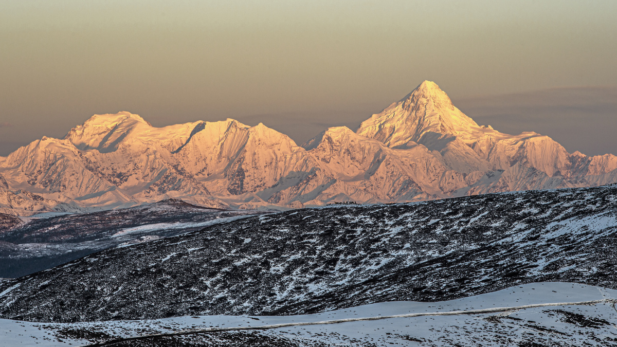 川西蜀山贡嘎仙乃日夏诺多吉央迈勇雅拉格聂神山