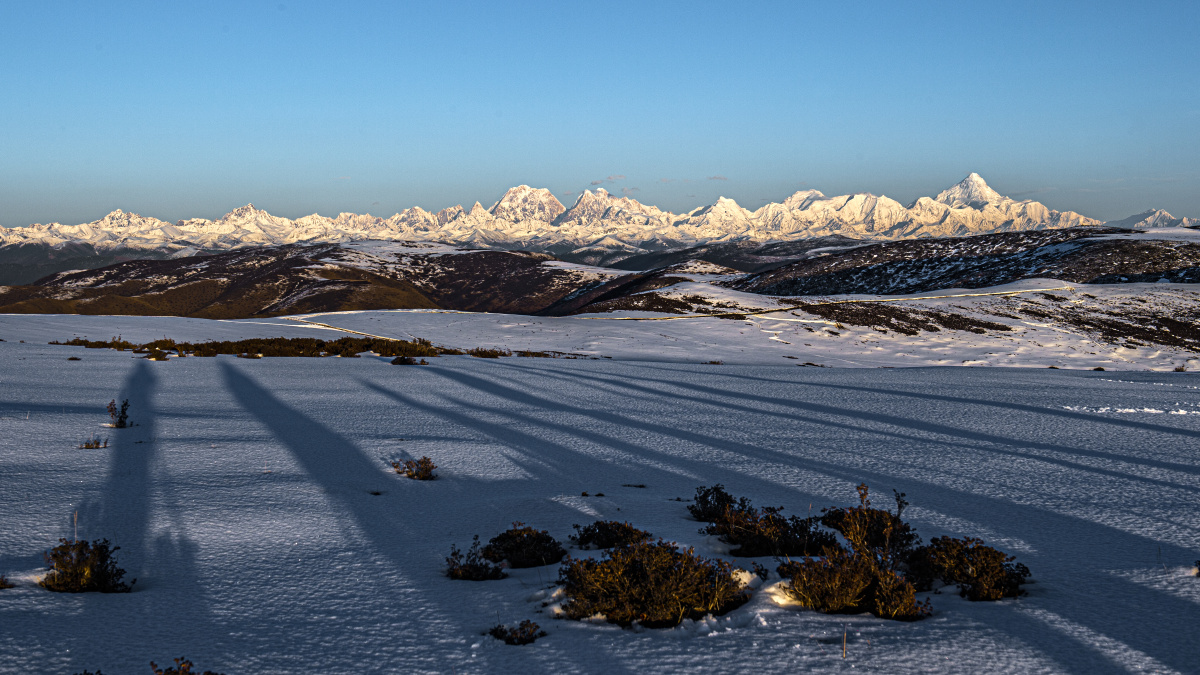 川西蜀山贡嘎仙乃日夏诺多吉央迈勇雅拉格聂神山