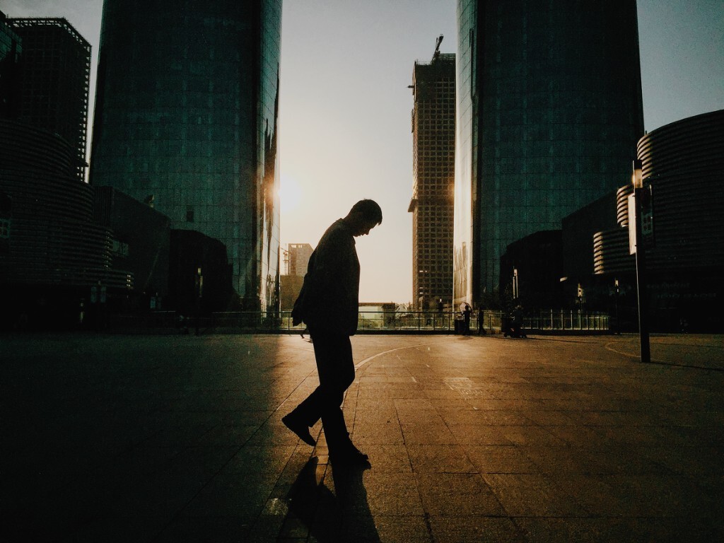 我们每天都在形色匆匆，专注于眼前的脚步，好像这样可以走的更远。什么时候开始，忘了自己到底要去哪里了。