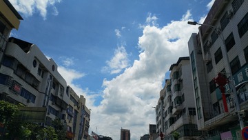 3856822