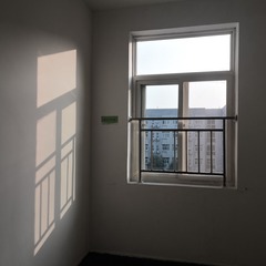 618