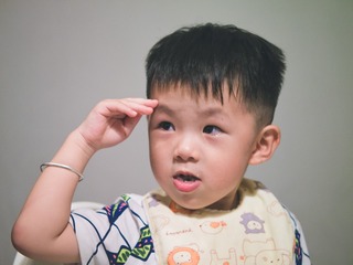 792499