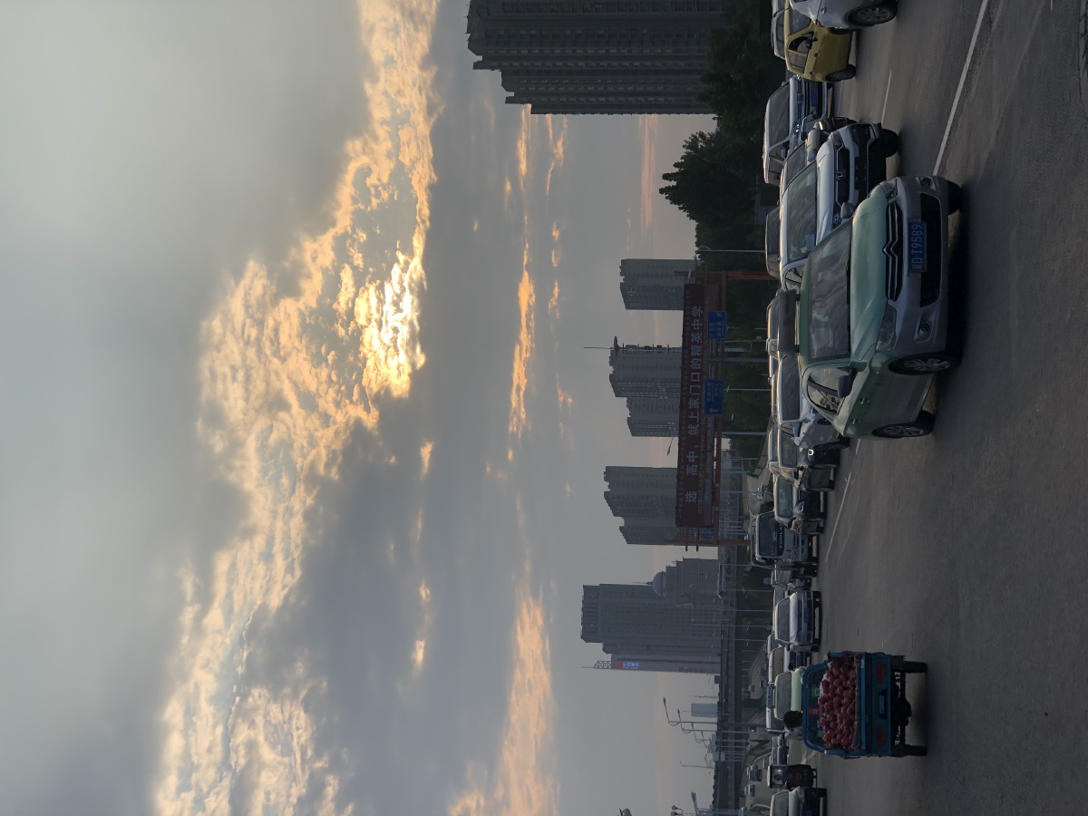 【街区】在去见你的路上云都是棉花糖一样的 - 李嘉译 - 图虫