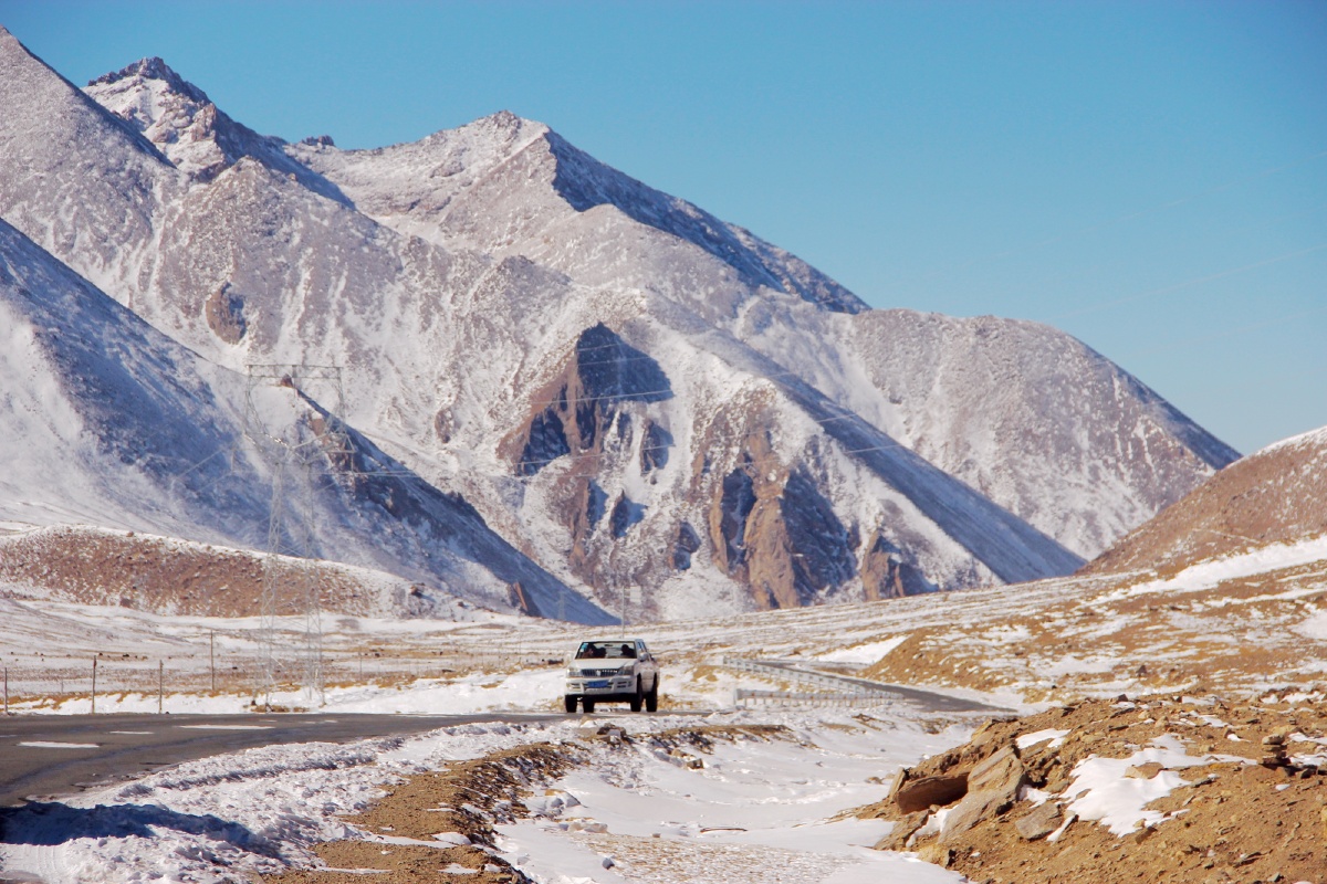 西藏山南乃东亚堆扎拉山垭口