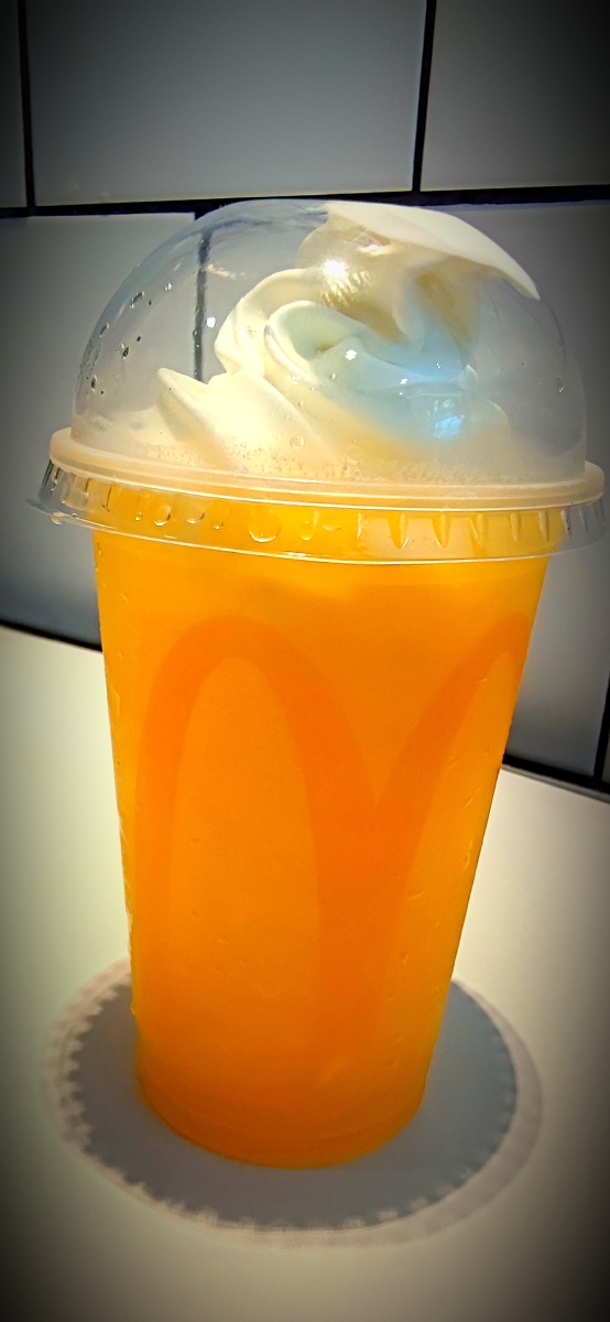 happyhour葡萄气泡略显单调配一张m记的阳光橙麦炫酷