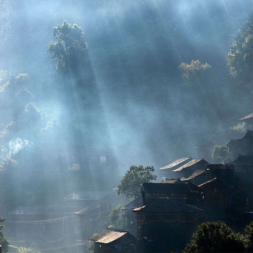 苗寨清晨 阳光沐浴