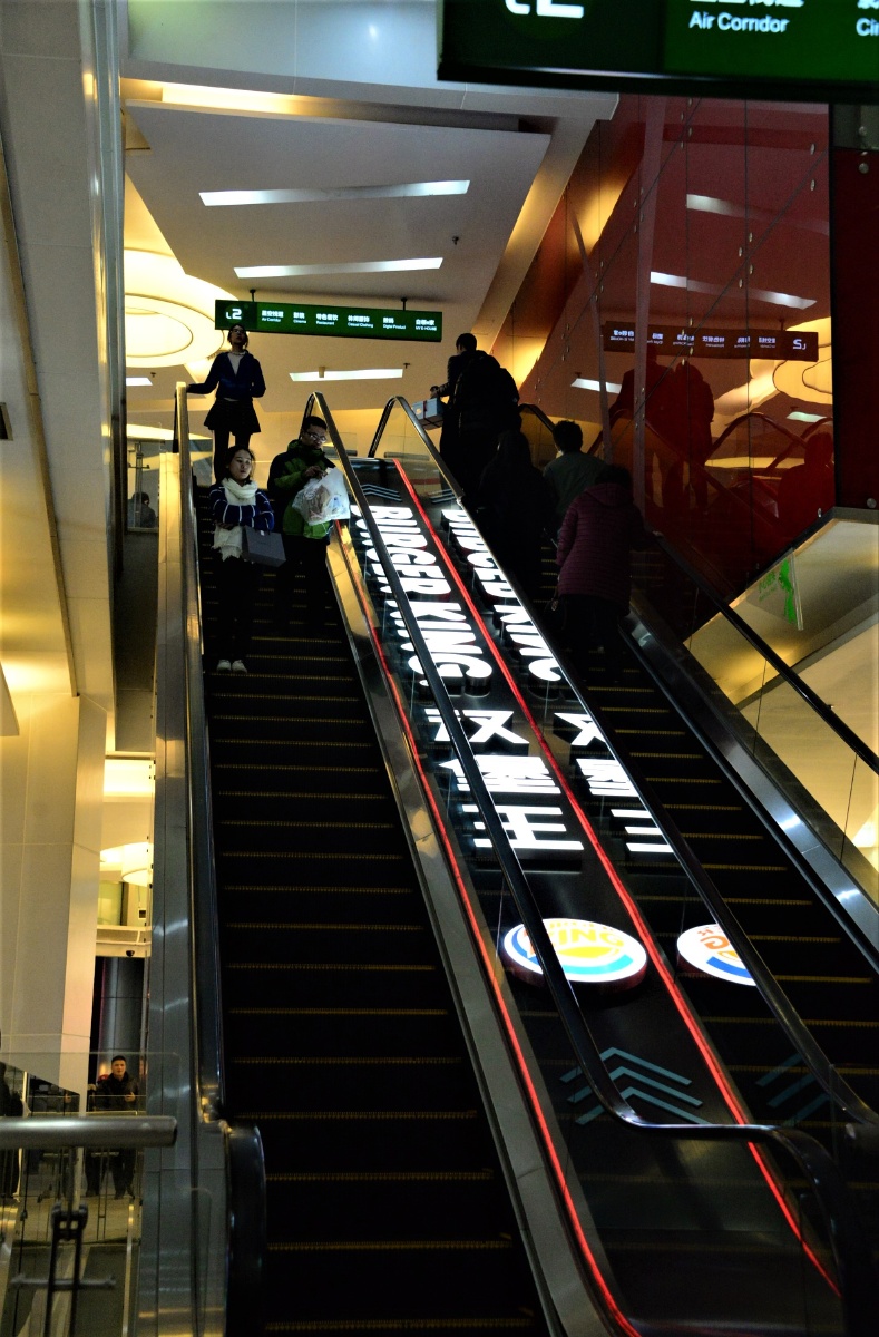 广告电梯 - lg寻光觅影 - 图虫