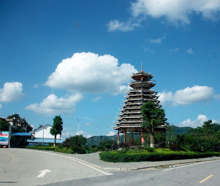 鼓楼风韵<br />
侗寨的鼓楼是一道靓丽的风景线。