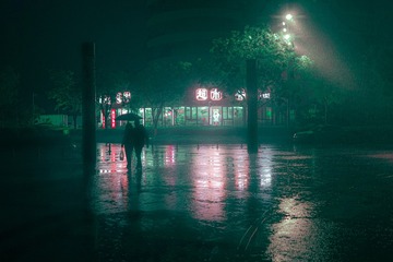 5623