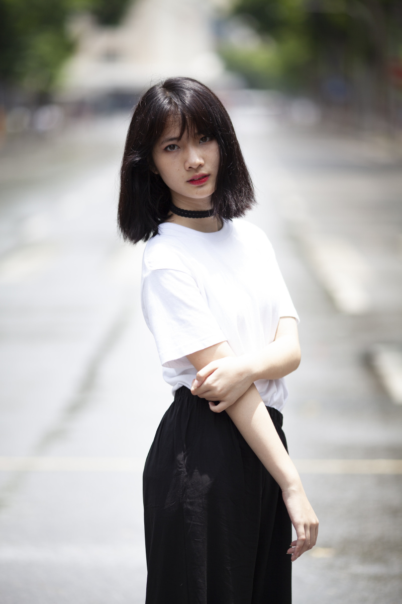 女生春夏室外写真原图,可做调色练习 - 悦图分享 - 图虫