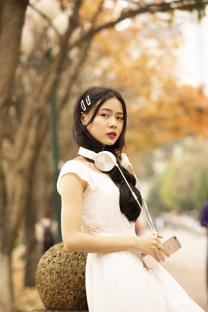 听歌少女唯美写真 - 悦图分享