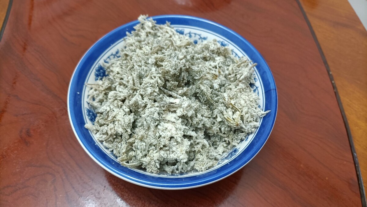白蒿：茵陈，春季生发，护肝利胆，降血脂，利尿。