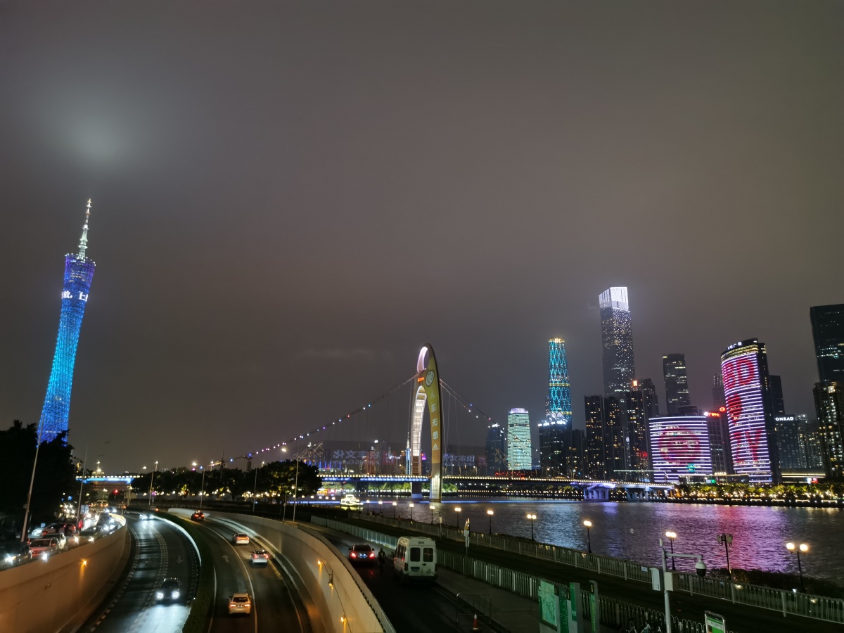 夜晚的珠江新城夜晚的小蛮腰