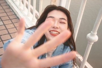 001