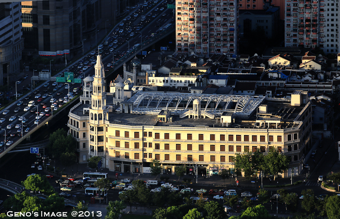1930年转由上海滩青帮头领黄金荣经营,以上演全国各地戏曲为主,很受