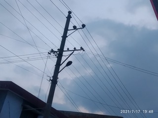 543976