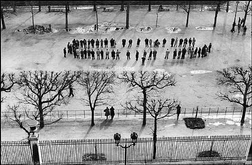 Henri Cartier-Bresson_Francia, Parigi. Giardini della Tuileries -1<br />
