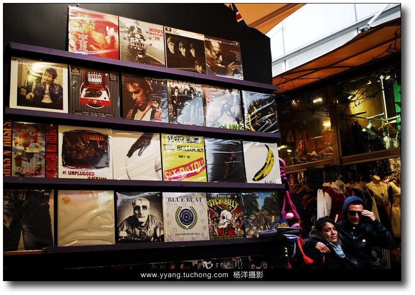 唱片店<br />
各种经典老黑胶