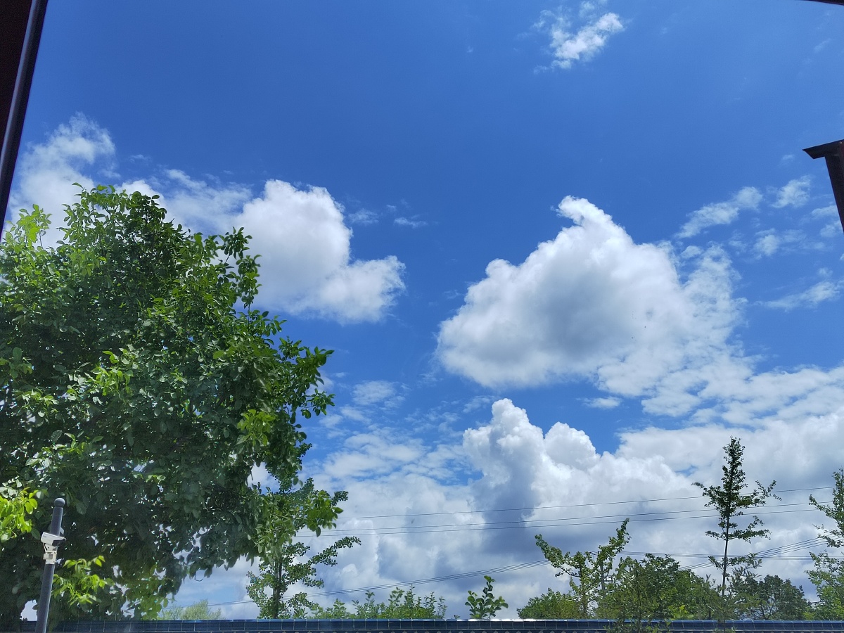夏天的天空和棉花糖