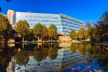传媒大学图书馆