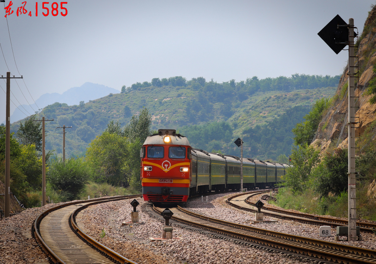 太焦线上橘子跑2———石会展线 - 东风4b_1585 - 图虫