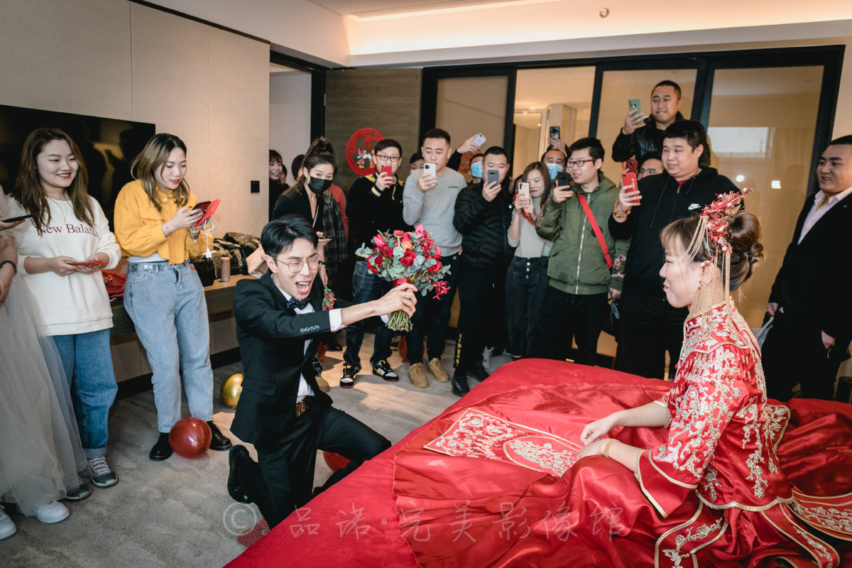 为8090年代青春时期的网红鼻祖双喜哥记录婚礼祝福