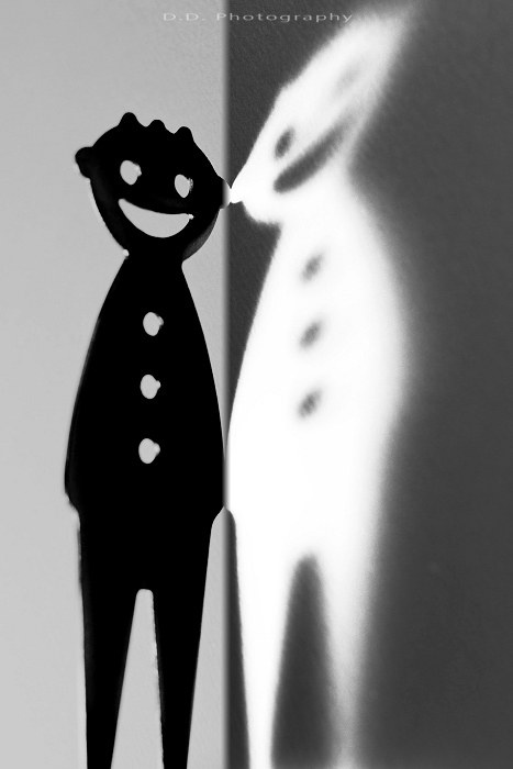 笑面灵魂 br /> 站在这个世界,对着自己的灵魂微笑.