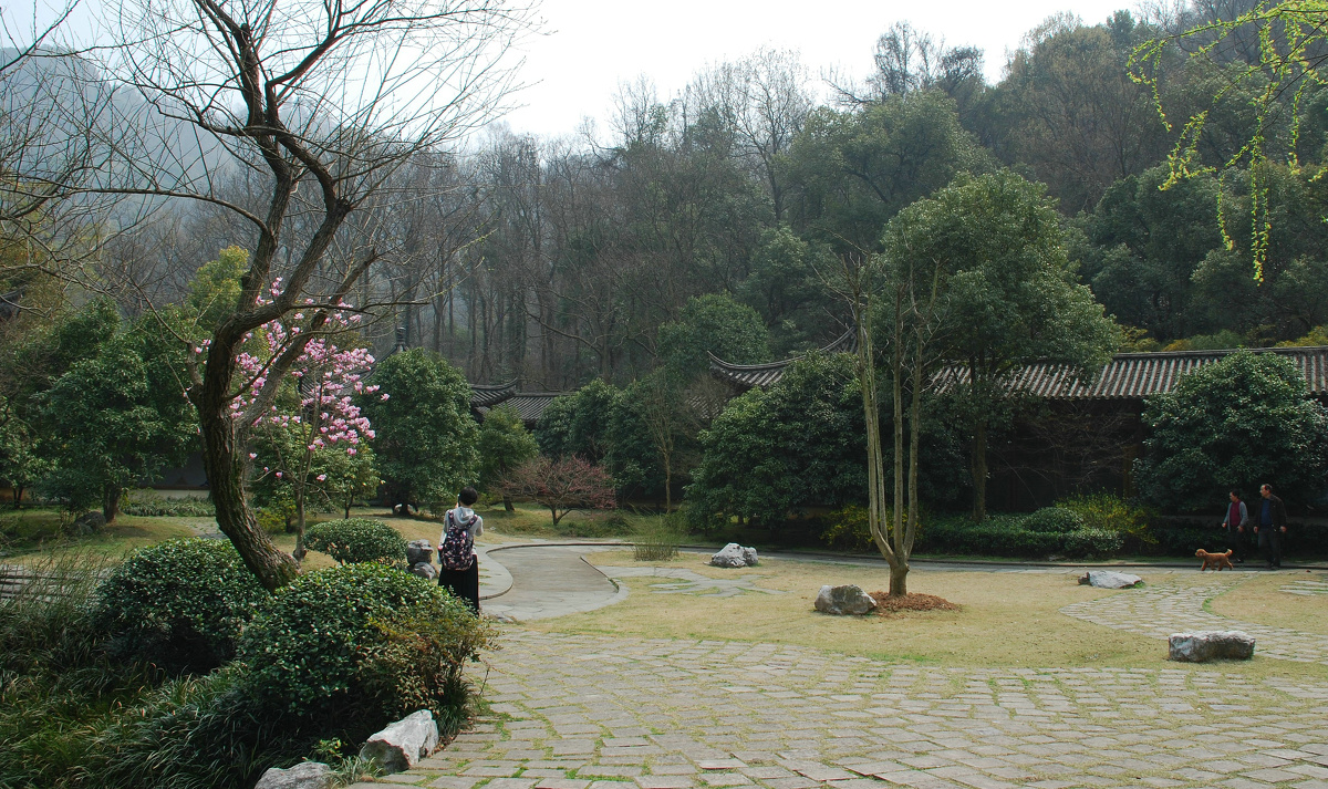 汤山温泉到南京南多远,从汤山可乘坐金塘线和南塘线至景山站