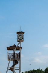 158907