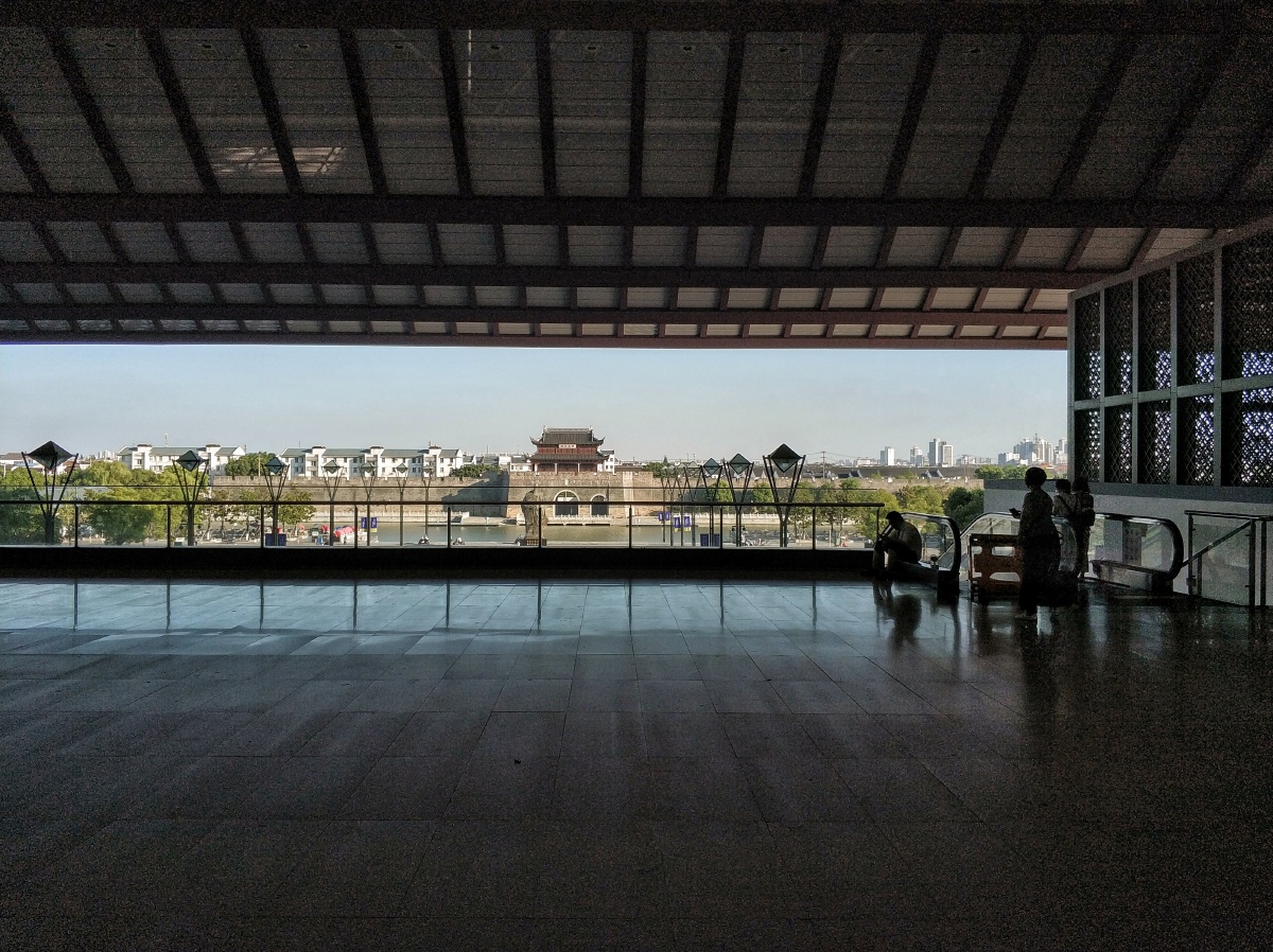 苏州火车站远眺平门城楼
