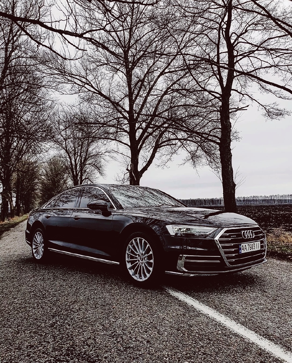 奥迪a8l买灯送车的代表