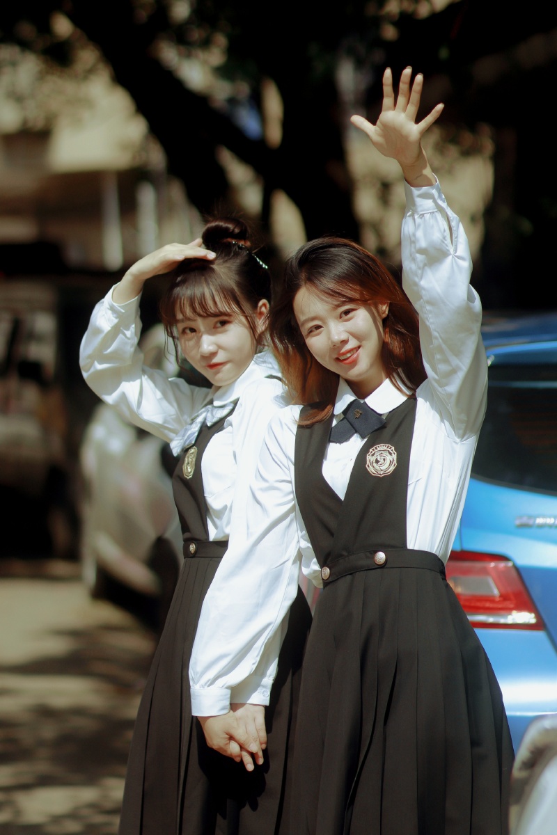 碰到女孩子合照要说都超好看这是规矩