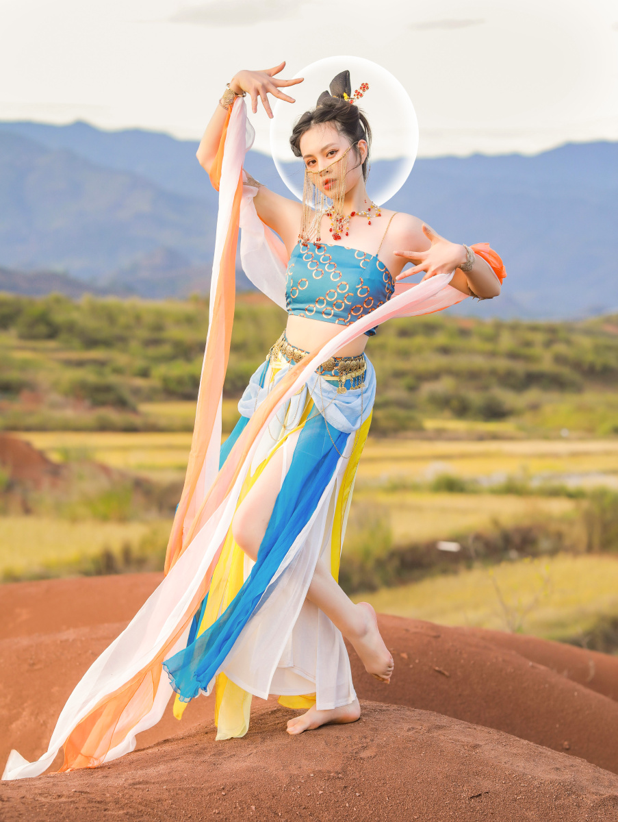 敦煌飞天出镜楚楚摄影我