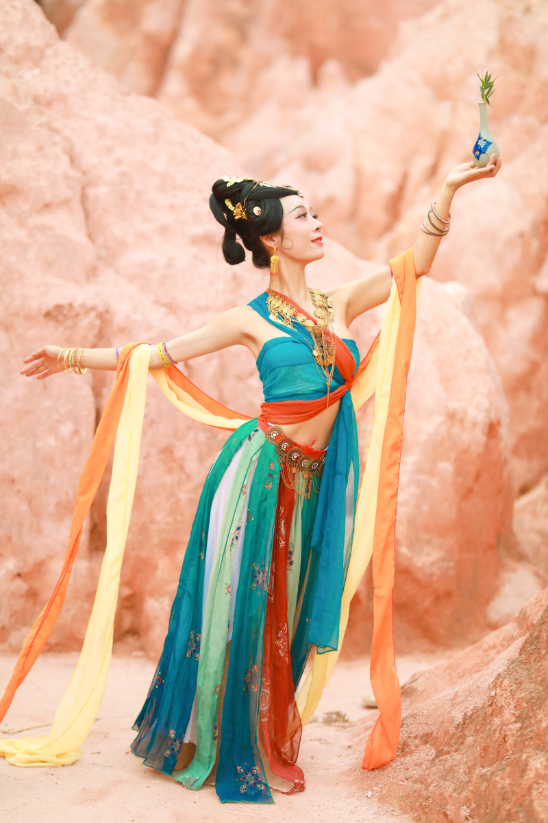 敦煌飞天出镜梓菡摄影曲辰