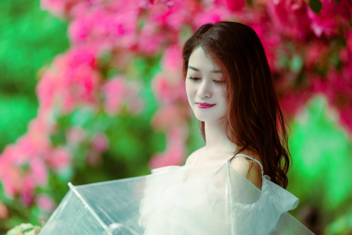 纯洁白色连衣裙美女迷人甜美私房写真照