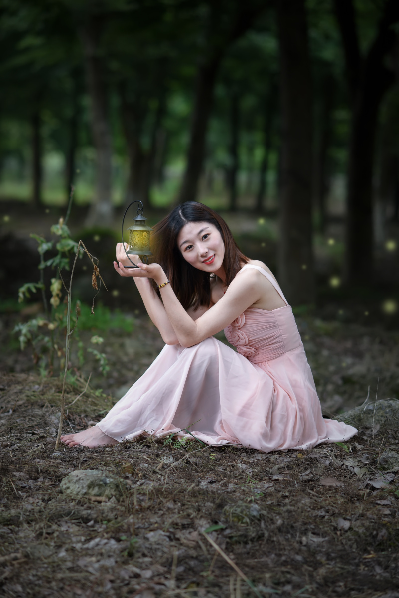 户外拍摄清新连衣裙气质优雅美女写真照