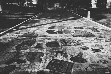 画满图画的路