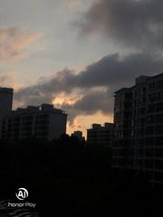2738758