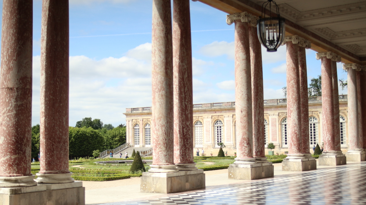 法国凡尔赛小特里亚农宫