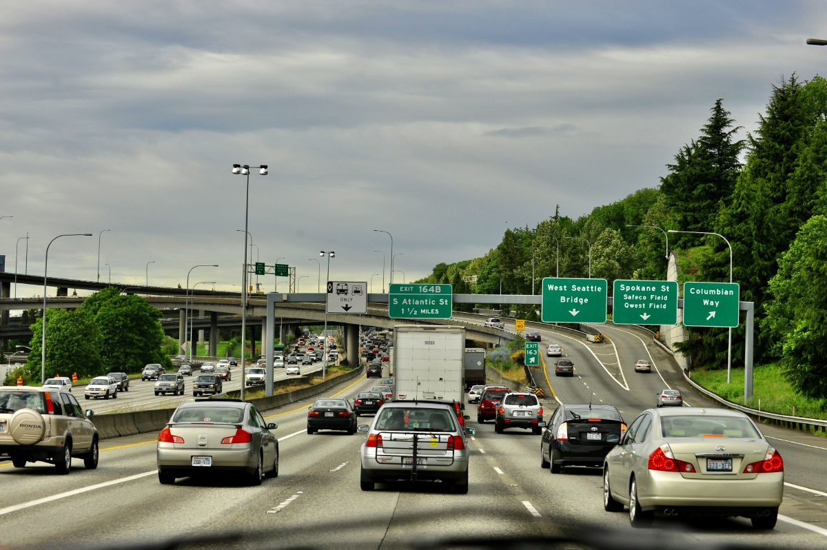 美国高承载车道(hov lane, high-occupancy vehicle lane),是指专供乘