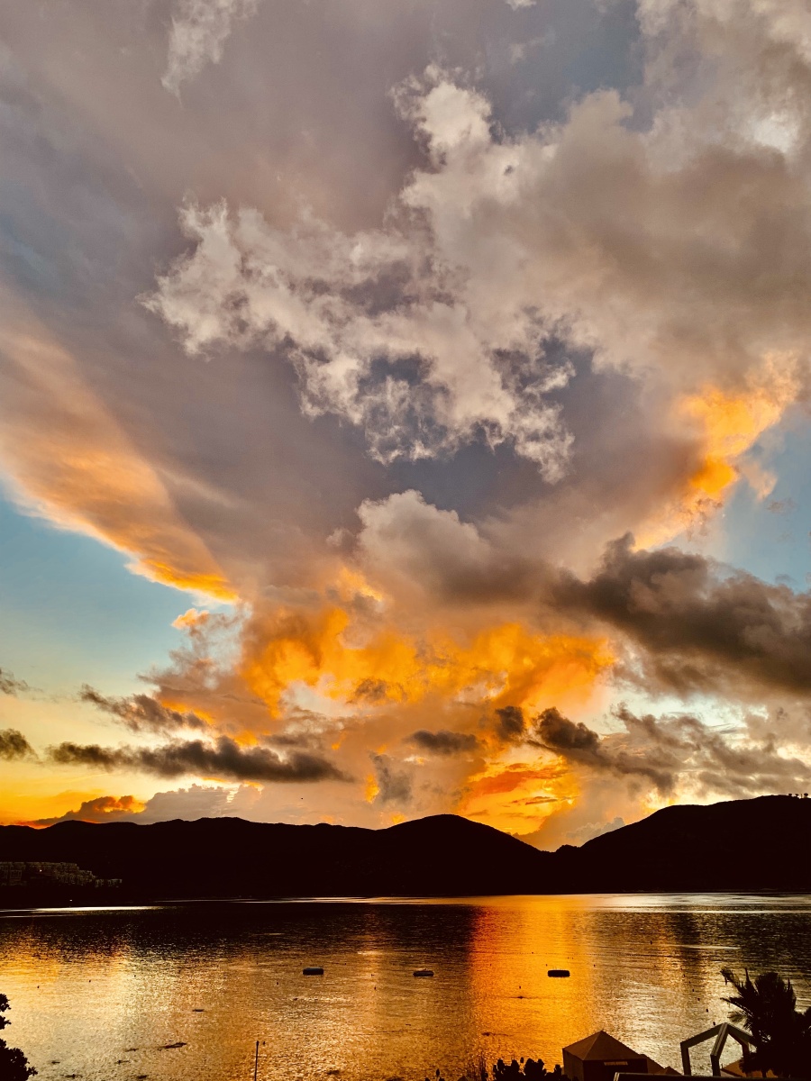 朝霞的炫彩 - 晓霞看世界 - 图虫