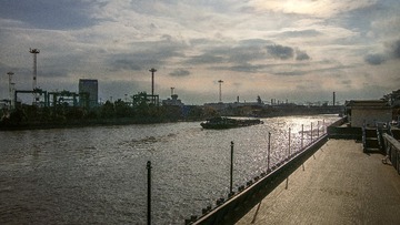 973021