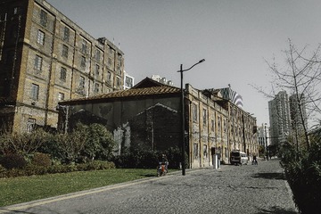 972516