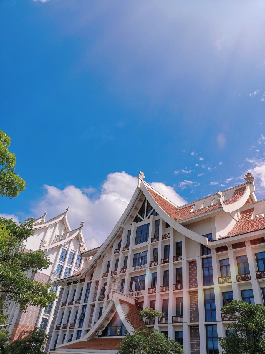 广西民族大学相思湖校区 - 薇薇大兔子 - 图虫