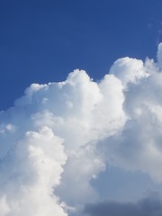 1047941